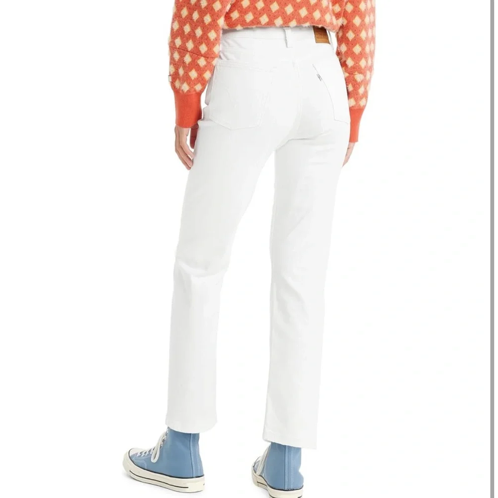 Levi | Wedgie Straight Jean - Picture 3 of 6